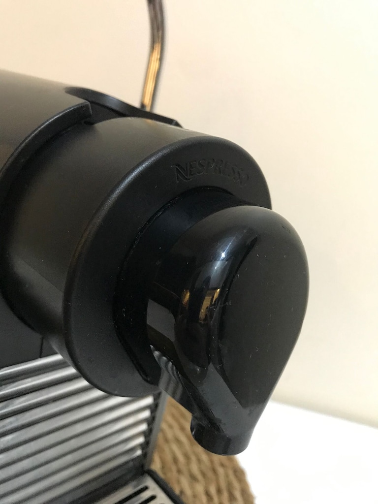 Nespresso Kahve Makinesi ve Süt Köpürtücüsü - 3