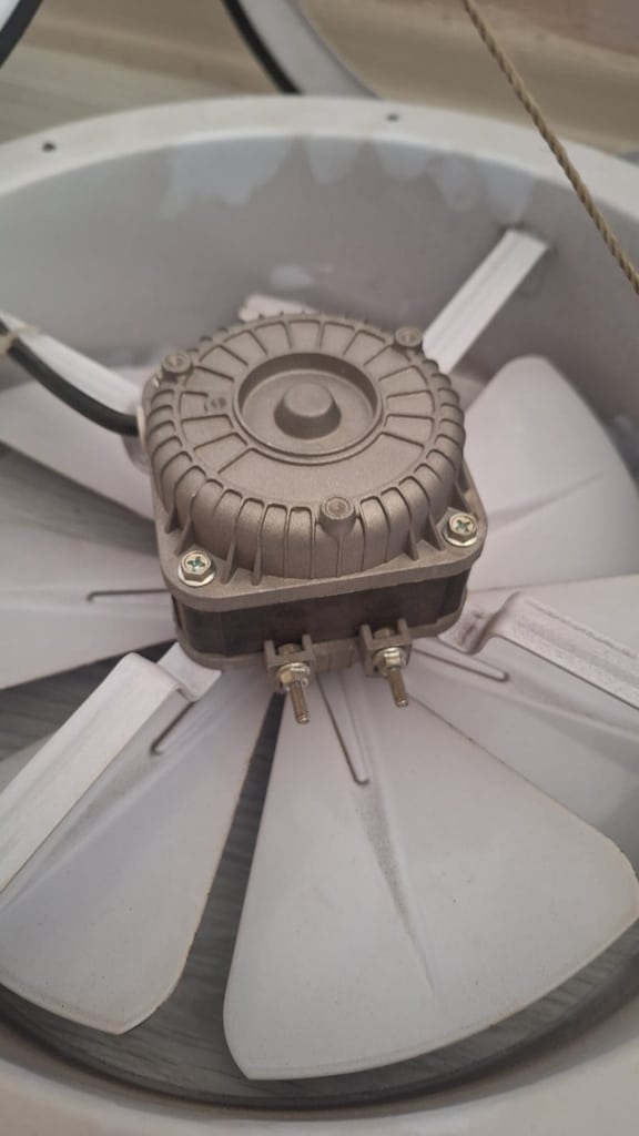 BVN BK 300 Cam/Duvar Tipi Kapaklı Sanayi/Atölye Aspiratörü - 1150 m³/h - 8