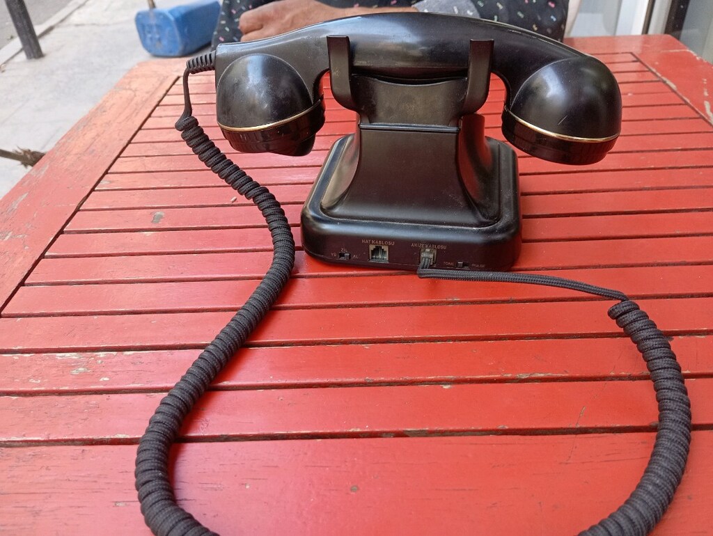 Antika görünümlü fakat diil, Dekor amaçlı eski tip Tuşlu telefon - 5