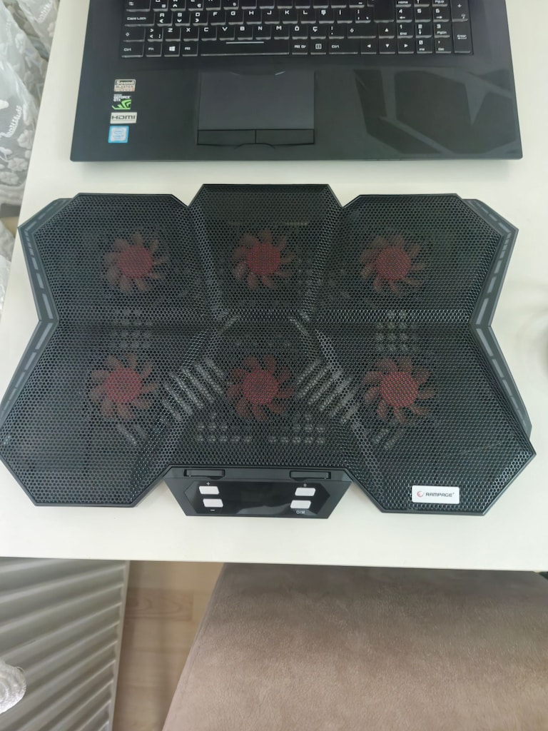 Monster Tulpar T7 V13.1.1 17.3" / i7-7700HQ / GTX 1060 6GB / 16G - 5