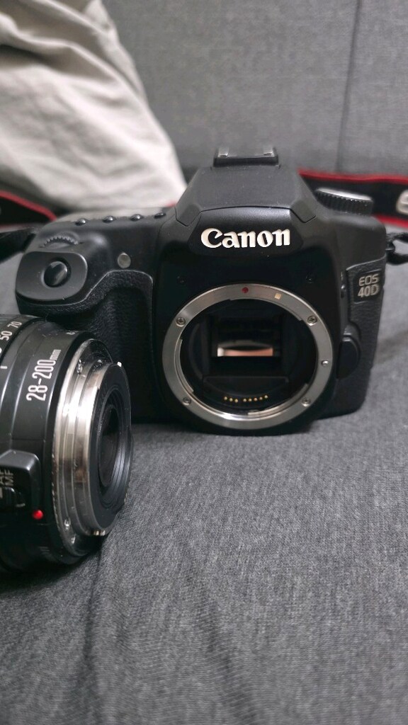 Canon eos 40d 18-200 mm lens - 2