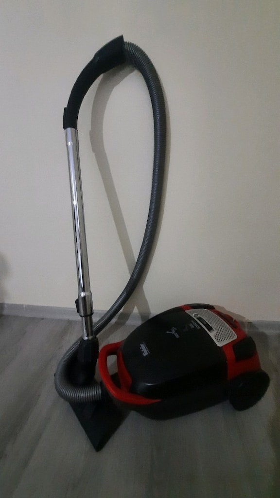 Toz Torbalı Elektrikli Süpürge - Fakir RedVac Black 2000W - 2