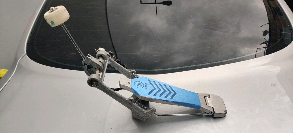 Yamaha FP7210 model, zincir tahrikli bir kick pedalı. Sıfır ayarında. - 3