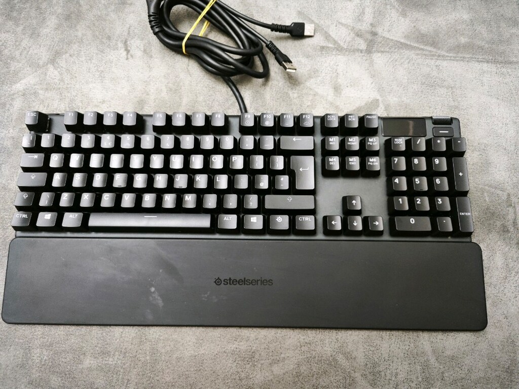 Steelseries Apex Pro Oyuncu Klavyesi - 2