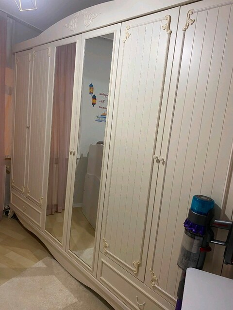 6 kapaklı Elbise dolabı