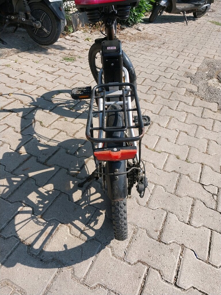 RKS markasının BN5 Pro model elektrikli ve katlanabilir bisikletidir. - 6
