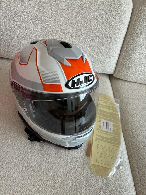 HJC i71 kask