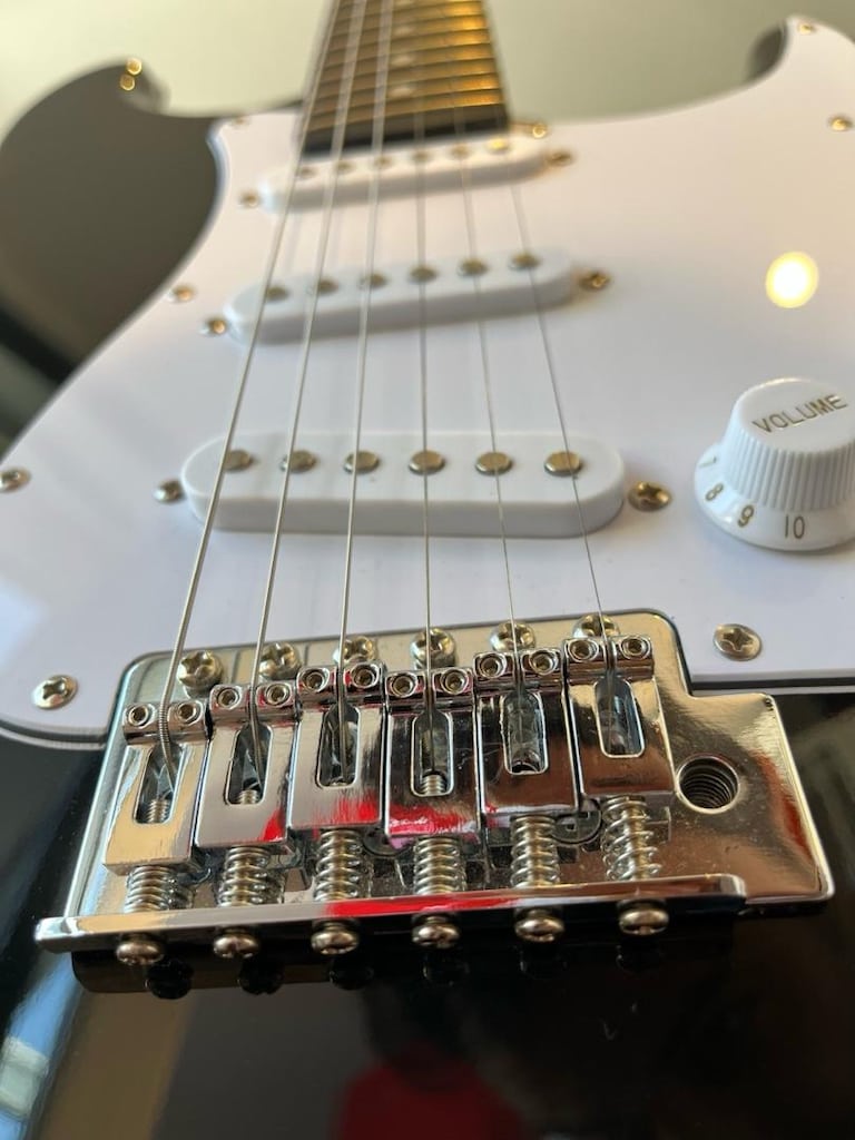 FULL SET MIDEX STRAT ELEKTRO GİTAR + G-15 AMFİ + VS... - 4