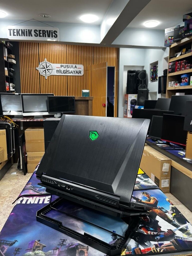 KUTULU 3050 Tİ Lİ MONSTER GAMİNG DİZ ÜSTÜ LEPTOP BİLGİSAYAR - 3