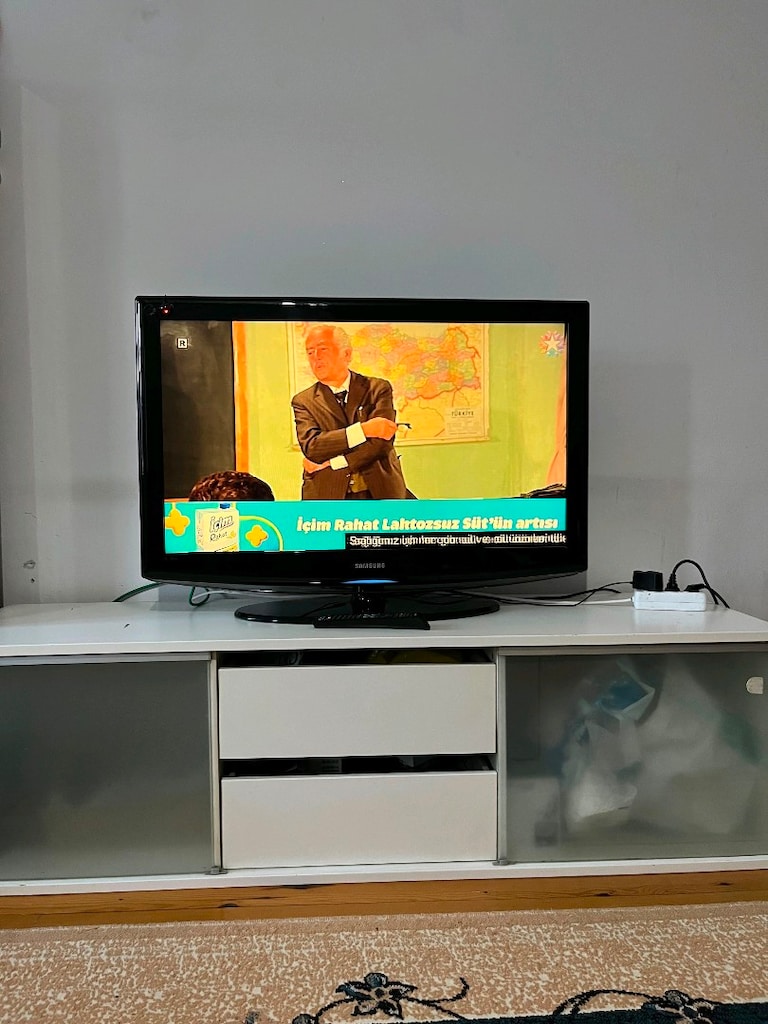 Samsung 32 inç LCD televizyon sorunsuz çalışıyor. - 4