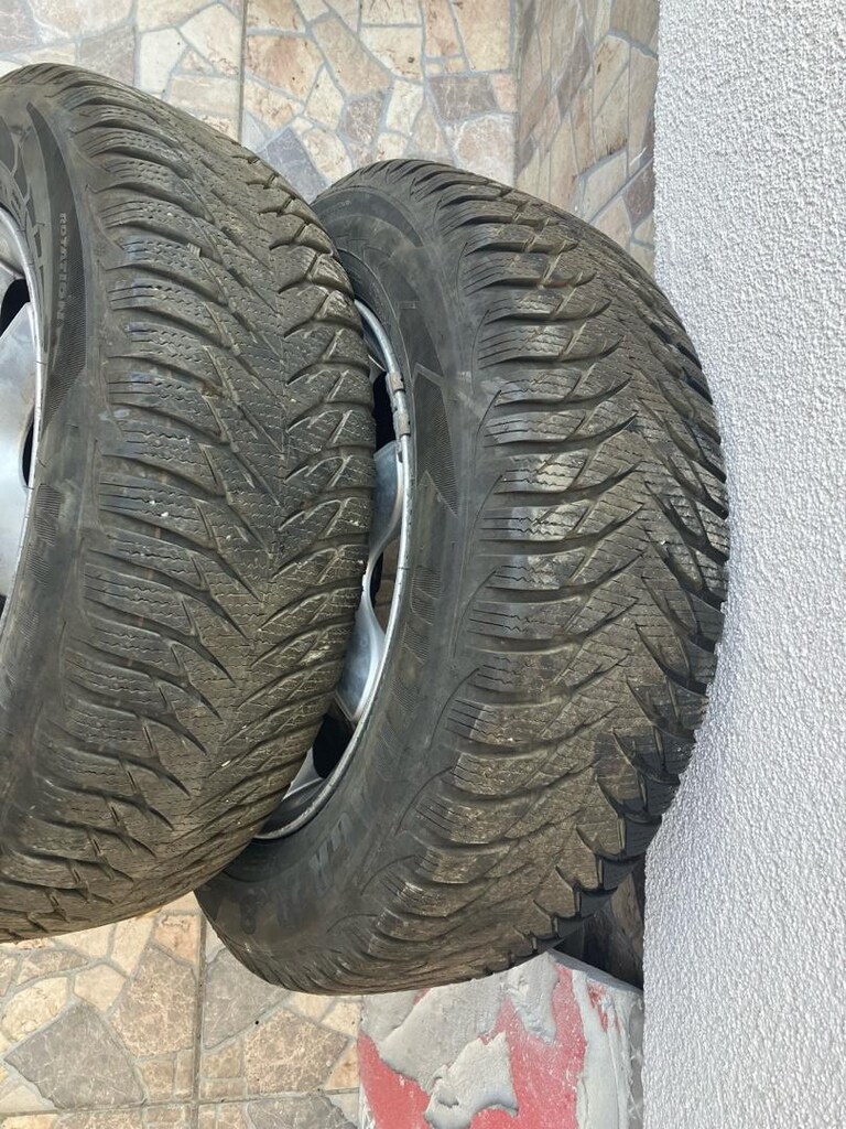 195/65/15 - 3