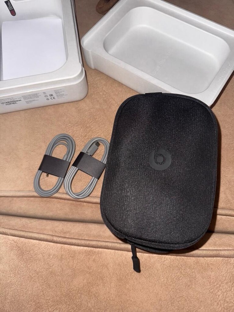 Beats Studio Pro Kum Taşı - 6