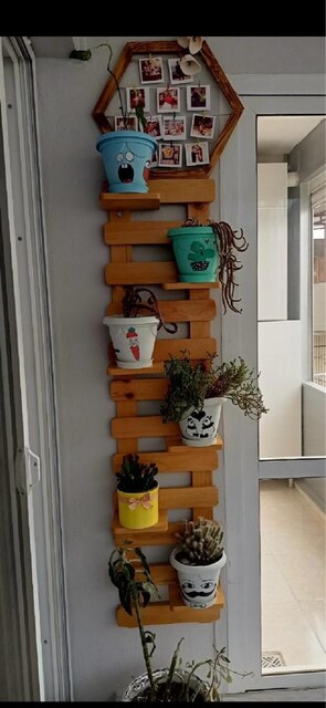 duvar raf çiçeklik