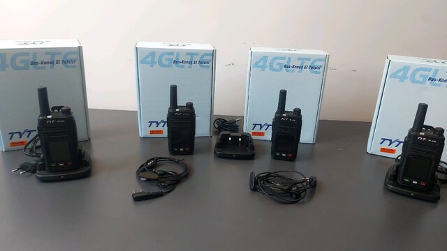 4 Adet TYT IP-398 4G Bas Konuş Telsizi + Şarj Üniteleri + Kulaklıklar