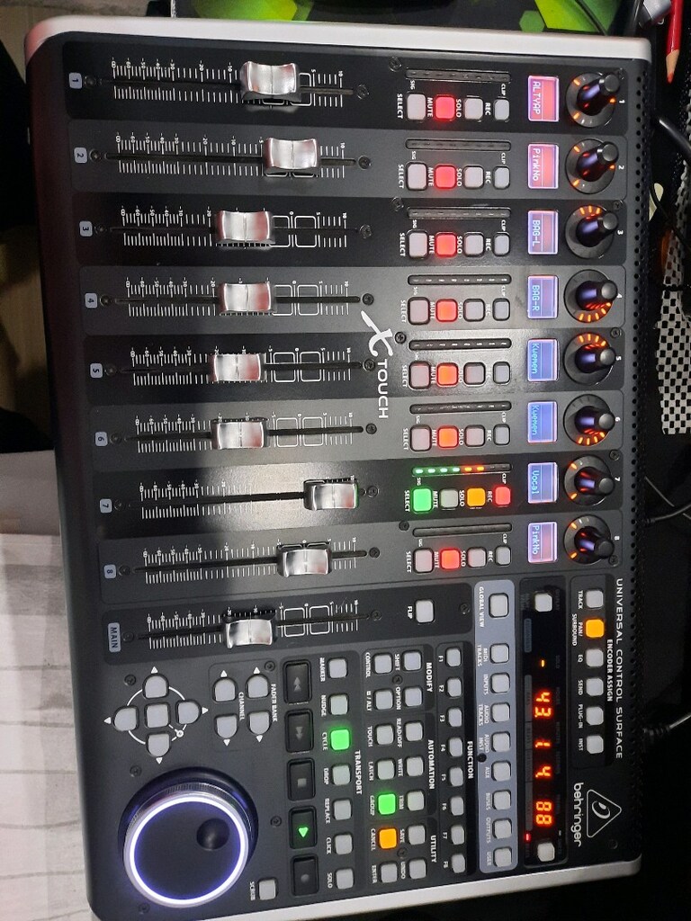 Behringer X-Touch DAW Controller - 9