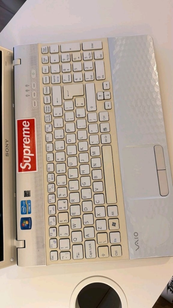 Sony VAIO | Core i3 | 8 GB RAM | 1 TB HDD | 15.6" - 4
