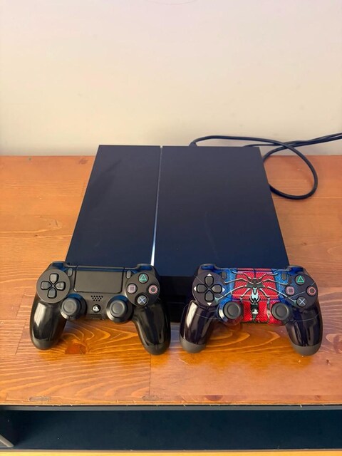 Sony Playstation 4 500gb 2 orijinal kol