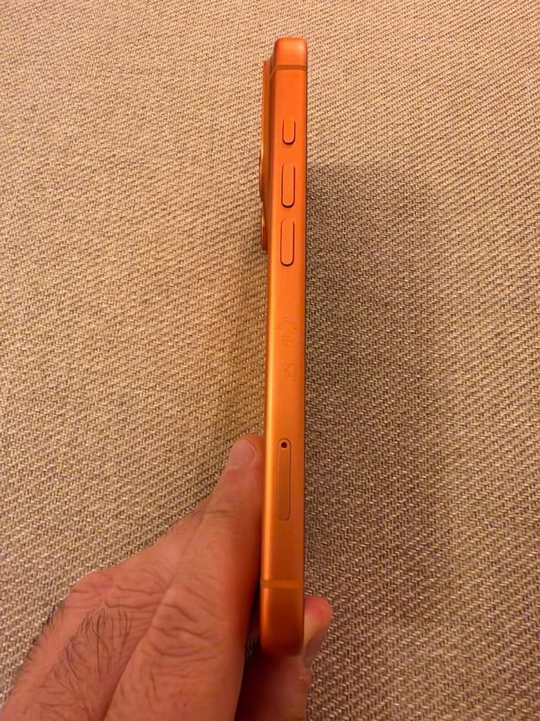 iPhone 17 Pro - Kozmik Turuncu - 6