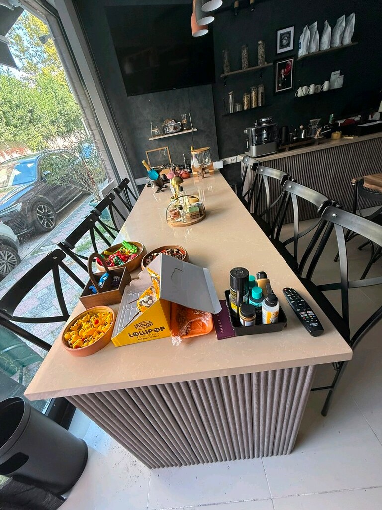 Led ışıklı masa 10 sandalyeli kafe takım - 3