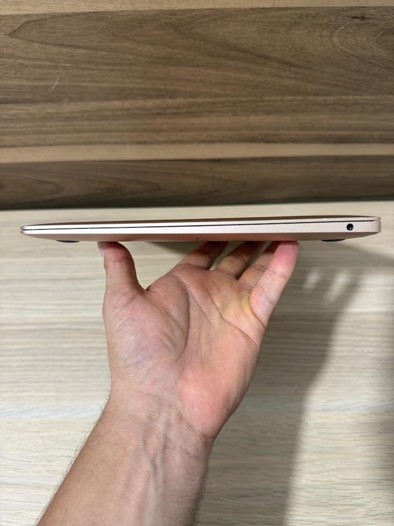 MacBook Air / M1 / 13 inç / 8 GB Ram / 256 GB Ssd - 6