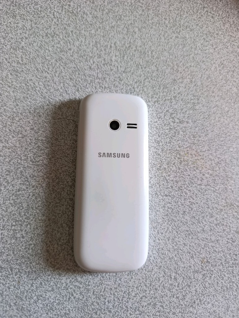 Samsung tuşlu telefon kameralı çift hatlı - 2