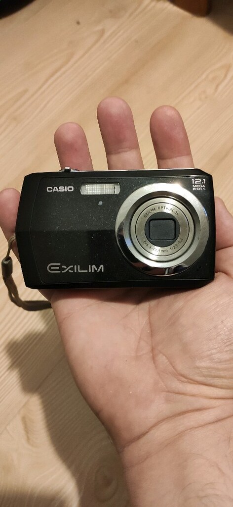 Casio Exilim fotoğraf makinesi - 2