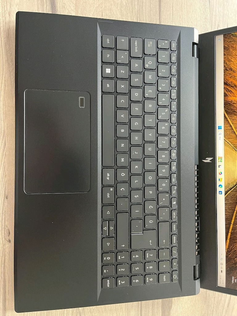 TEMİZ SORUNSUZ ACER V15 - 4