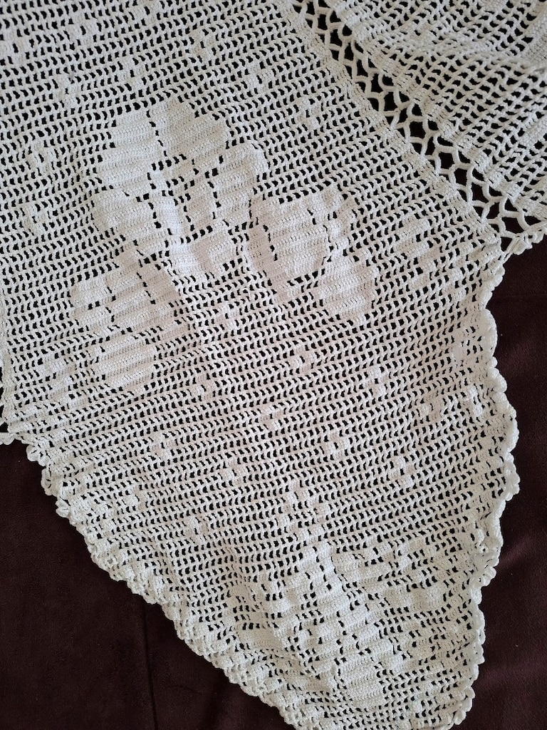 Beyaz Dantel Masa Örtüsü - 5