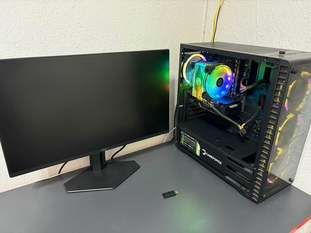 Masaüstü oyuncu bilgisayarı + monitör + ekipmanlar - 3