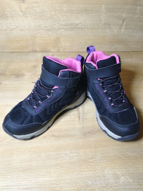 Hummel marka 32 numara kız çocuk botu