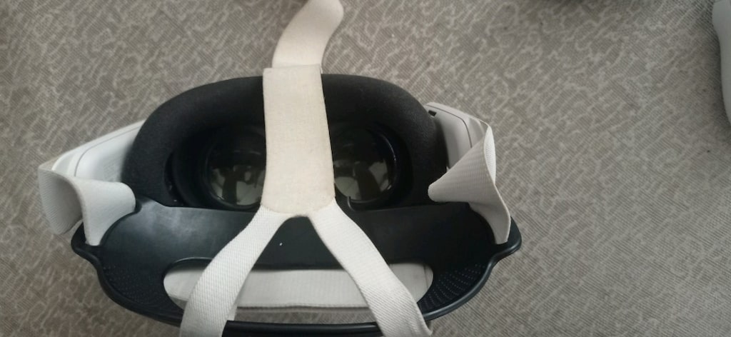 Meta Quest VR Gözlük kutusunda... - 7