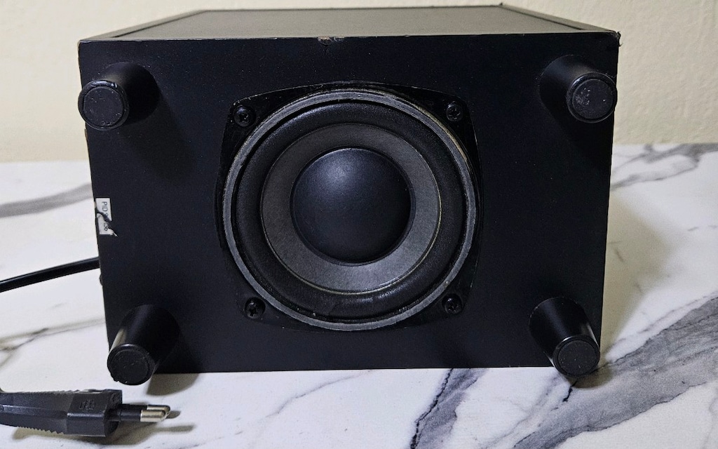 Logitech Z323 2+1 Ses Sistemi Temiz 30Watt RMS - 5