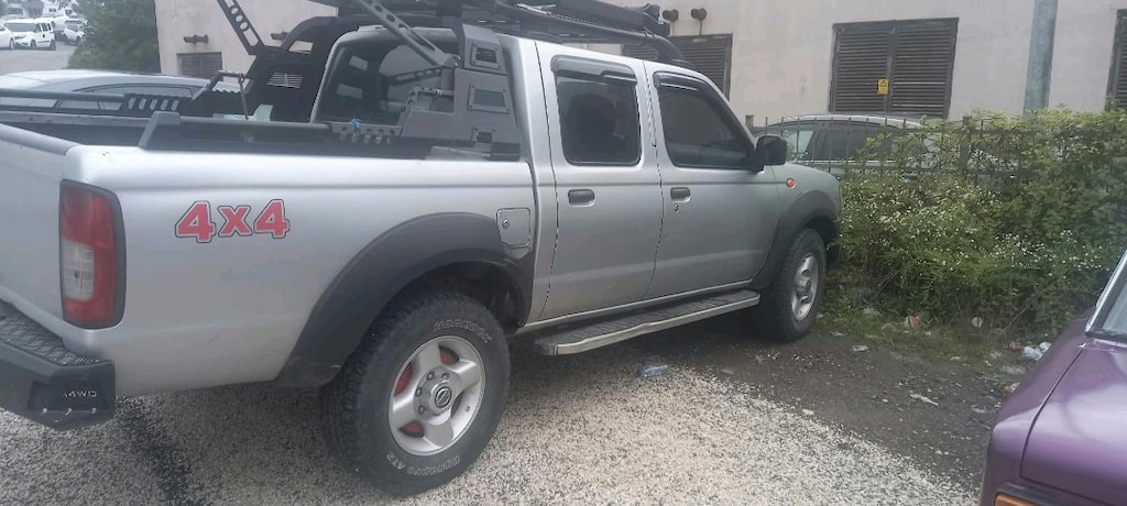 Nissan NP300
