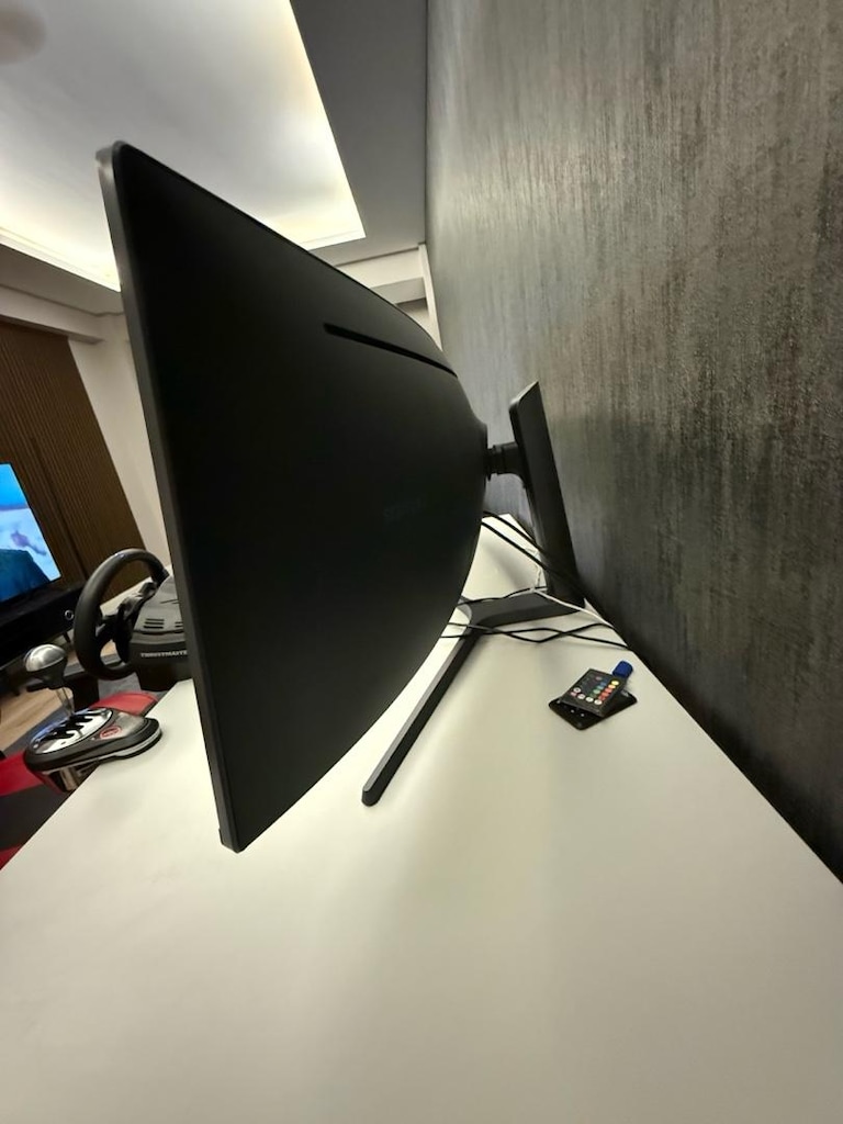 Samsung Monitör 49 inç Qled 144hz 3840x1080 - 6