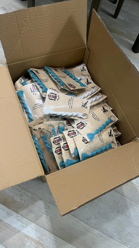 makrome anahtarlık(200 adet var)adet fiyatı 4,5 tl - 12
