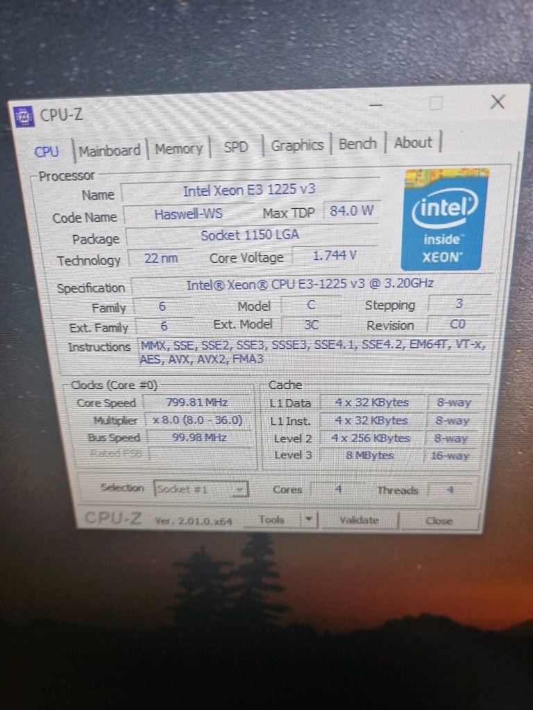 SATILIK XEON 4.NCÜ NESİL İŞLEMCİLİ KASA 8 gb rem - 8
