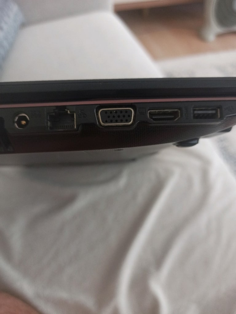 ASUS CORE İ 3 - 10
