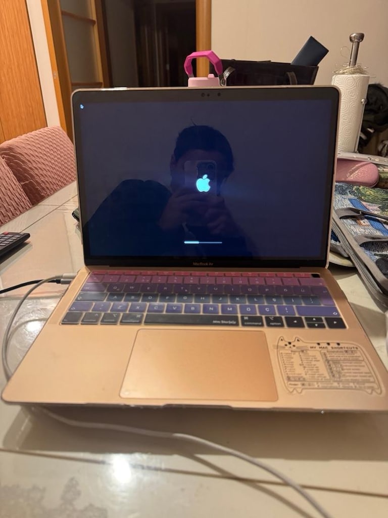 MacBook Air 18 - 10