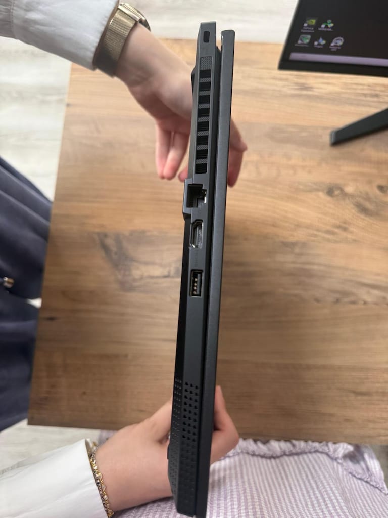 MSI Stealth A16 Al+ A3HVFG Gaming / Creator Laptop, Az Kullanılmış - 9