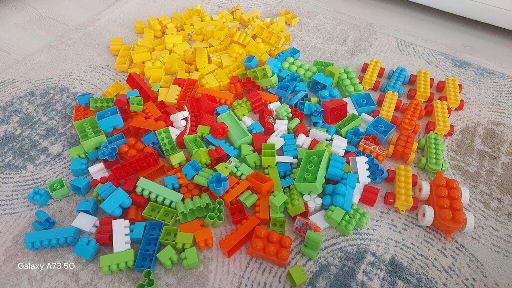Lego oyuncak 300 adet - 2