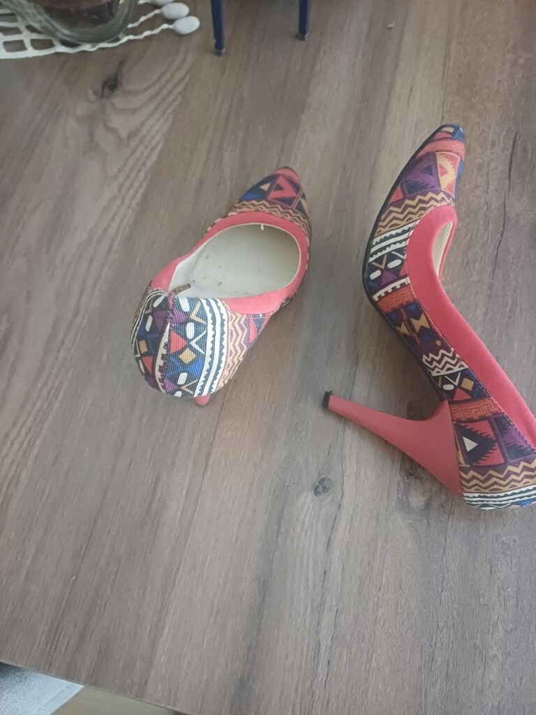 stiletto - 2