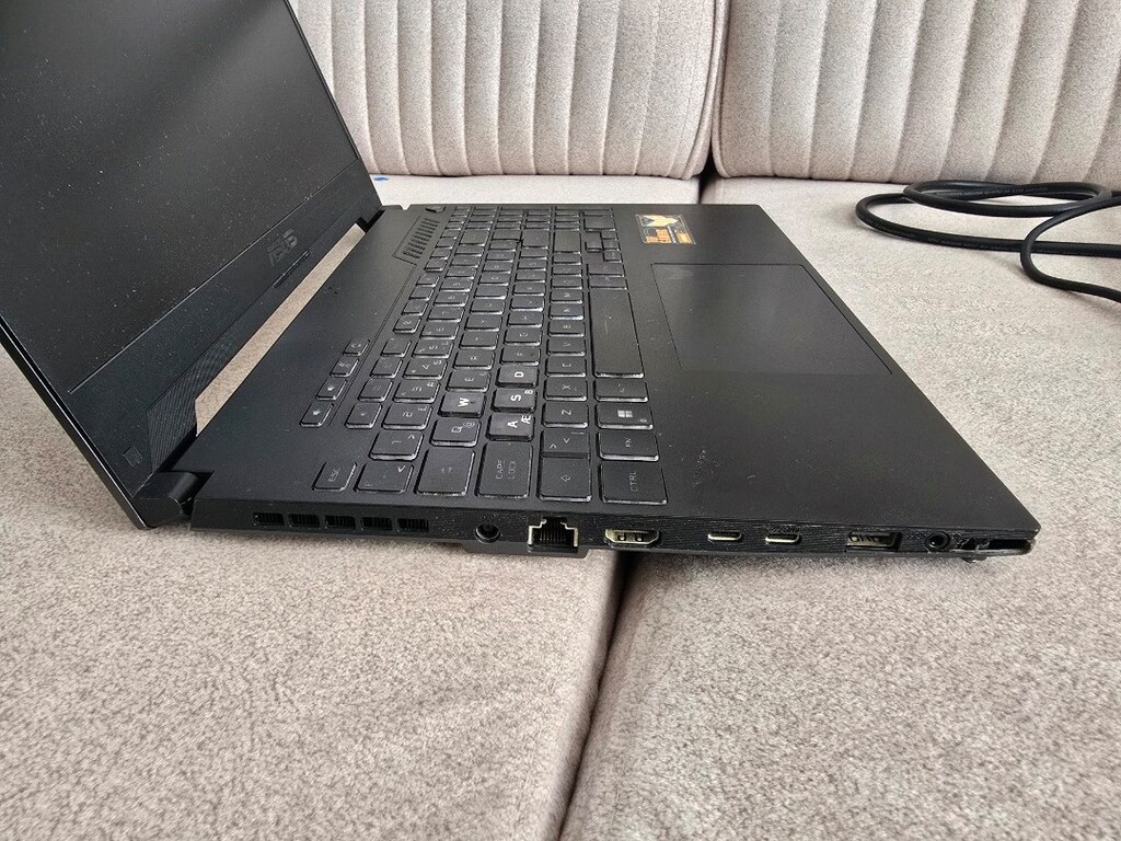 ASUS TUF R7 7735HS 32 GB DDR 5 RAM RTX4059 - 6
