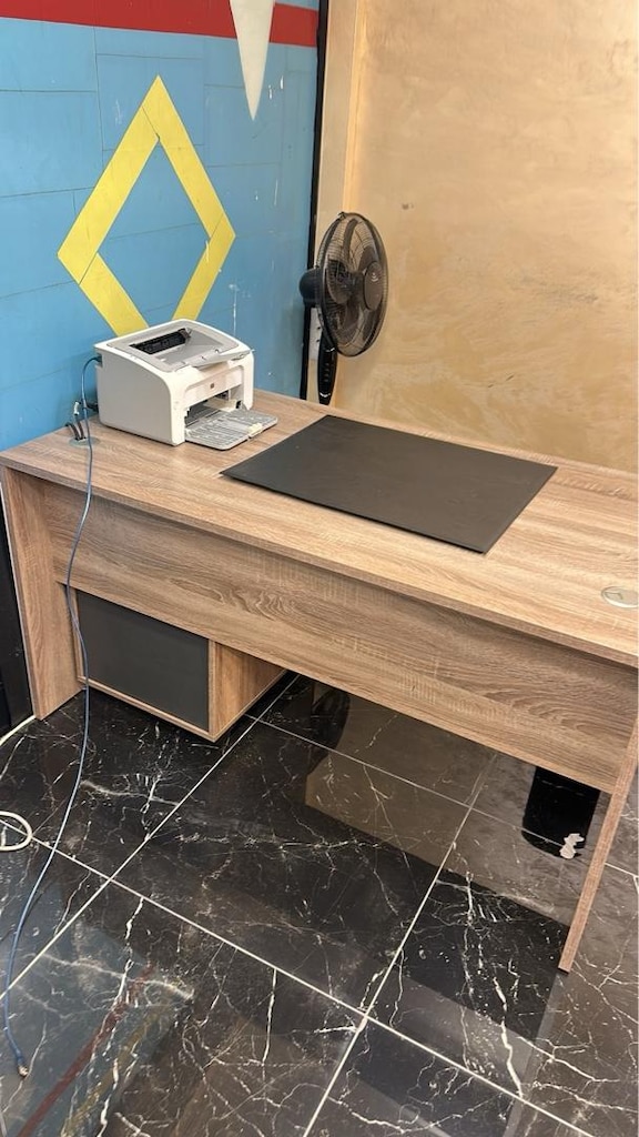Çok az Kullanılmış Ofis Masası ve Dolabı Takım - 2