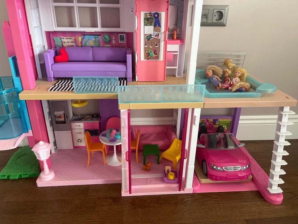 barbie dream house - 3