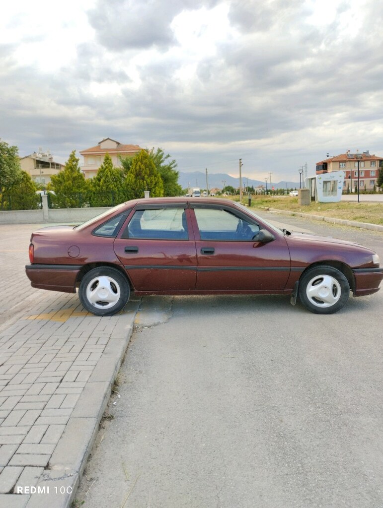 ACİL 95 Model Opel Vectra 2.0 - 12