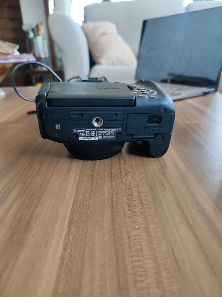 Canon 750d body - 2