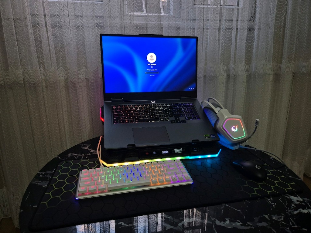 RTX 5060'LI GÜÇLÜ OYUNCU LAPTOPU – FULL GAMING SET - 16