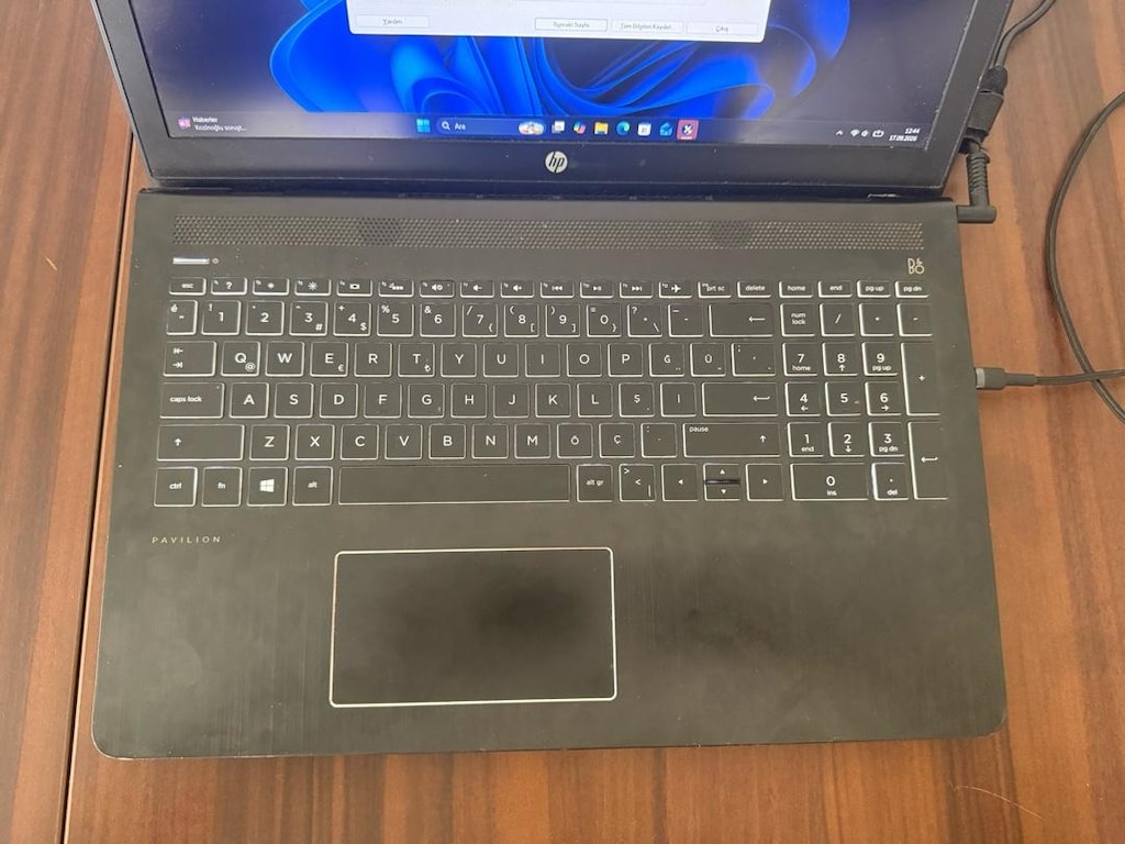 HP Pavillion i7 7. nesil 16 gb ram 1 TB ssd GTX 1050 - 4
