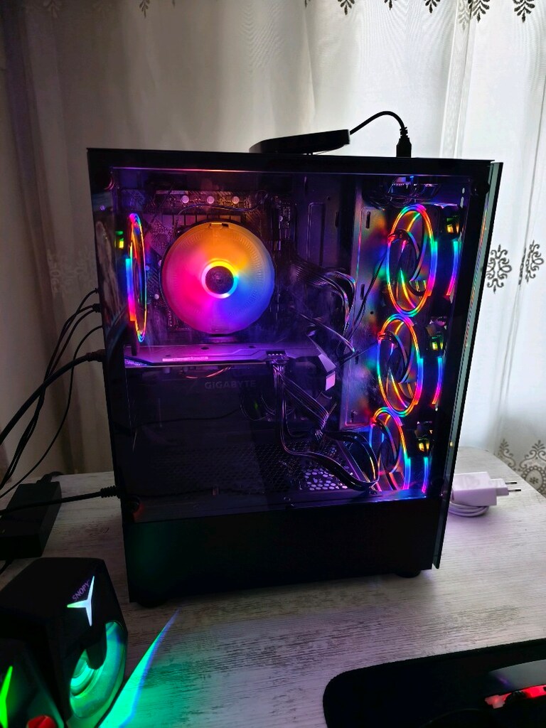 RGB 4 fanlı masaüstü bilgisayar kasası (BOŞ KASA) 120mm - 8