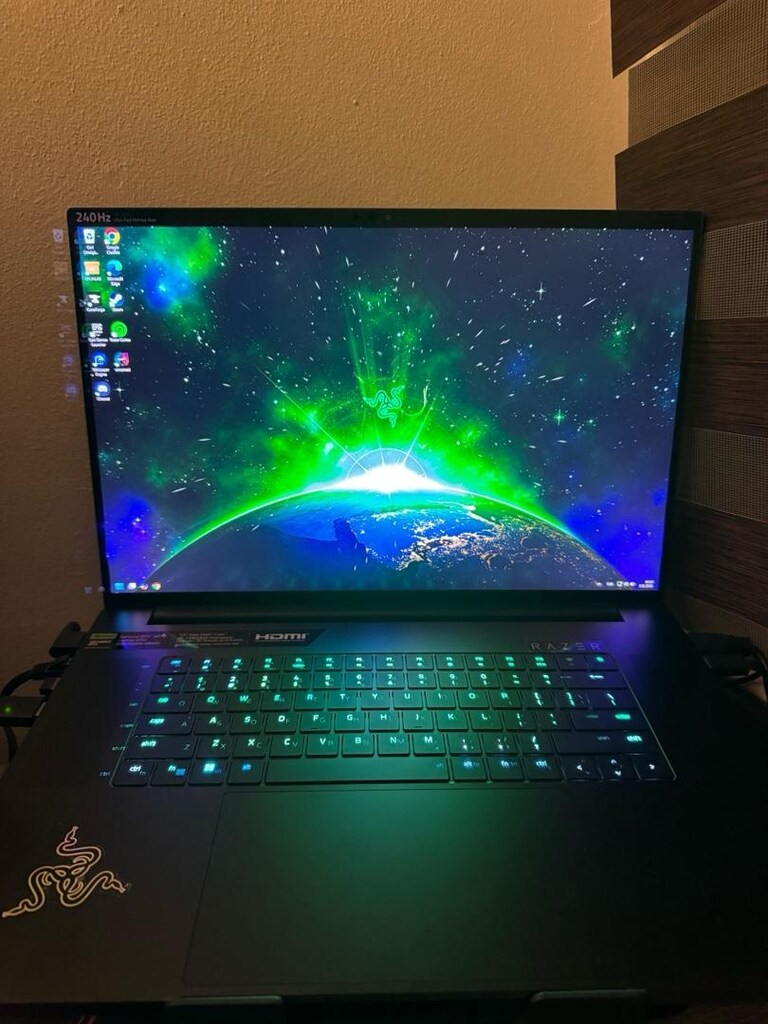 acil satılık rtx 4070 razer blade 18 - 3